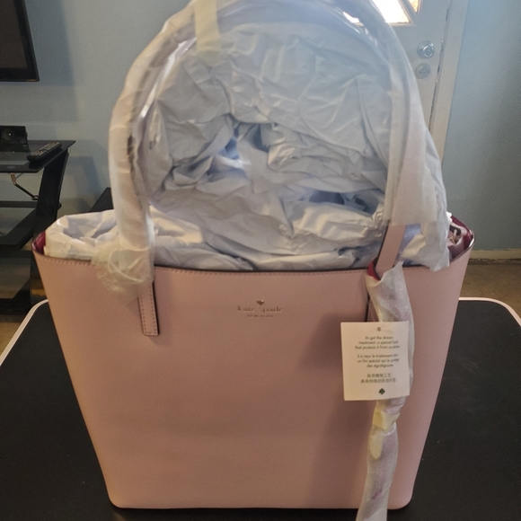 Kate Spade - Picture 5 of 5